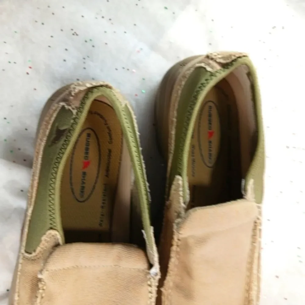 Rugged Shark- Pacifico Stretch Gore Slip-On Boat Shoe Loafer Men's 11 Tan Canvas